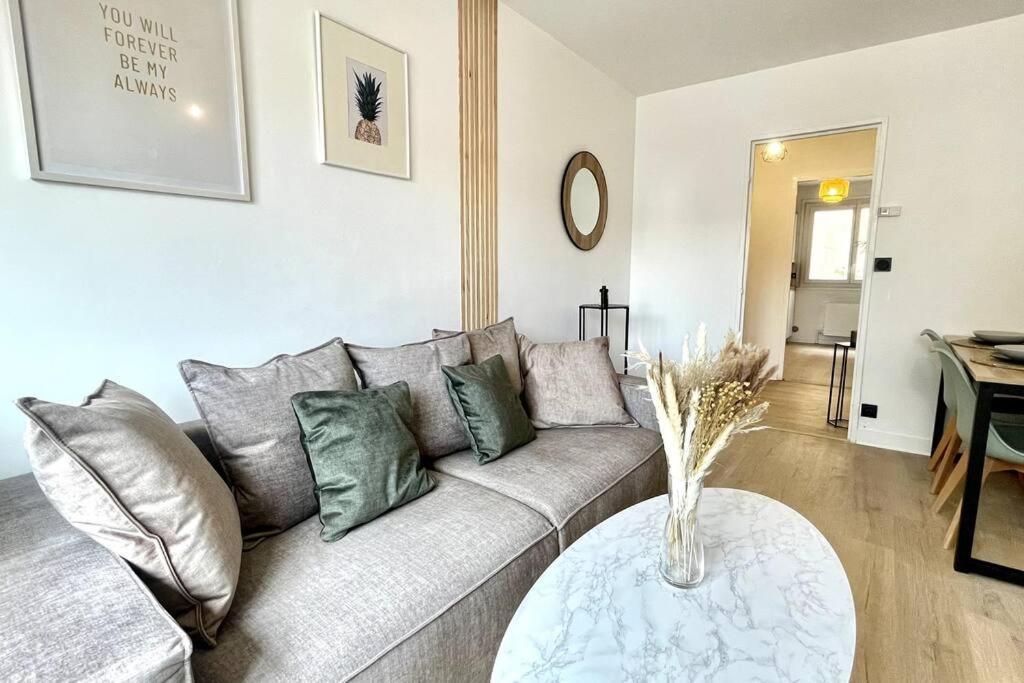 L'Instant Present - Calme & Elegant Proche Gare Apartment โรอาน ภายนอก รูปภาพ