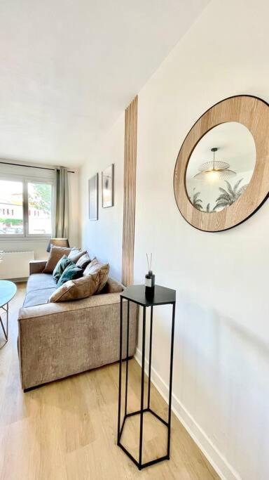 L'Instant Present - Calme & Elegant Proche Gare Apartment โรอาน ภายนอก รูปภาพ