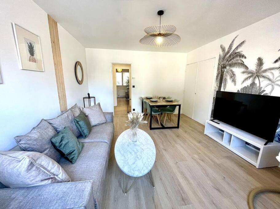 L'Instant Present - Calme & Elegant Proche Gare Apartment โรอาน ภายนอก รูปภาพ